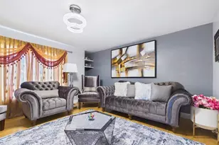 19 Abington Ln, Fall River, MA 02721 - Photo 5