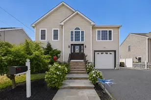 19 Abington Ln, Fall River, MA 02721 - Photo 1