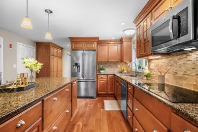 10 Grandview Rd, Reading, MA 01867 - Photo 11