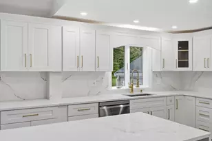 1126 Plymouth St, East Bridgewater, MA 02333 - Photo 7