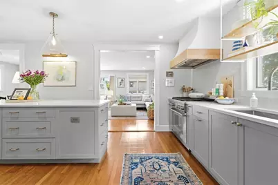 18 Roberts Rd, Medford, MA 02155 - Photo 3