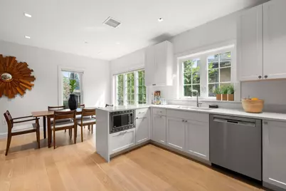 21 Crowninshield Rd #21, Brookline, MA 02446 - Photo 9
