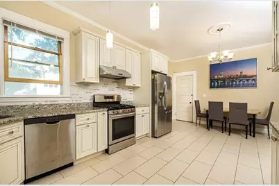 161 Walnut St #1, Newton, MA 02460 - Photo 3