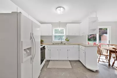 232 Almira Rd, Springfield, MA 01119 - Photo 3