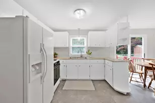 232 Almira Rd, Springfield, MA 01119 - Photo 3