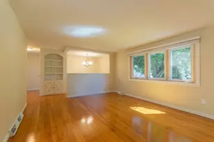 123 Mallard Cir, Agawam, MA 01001 - Photo 7