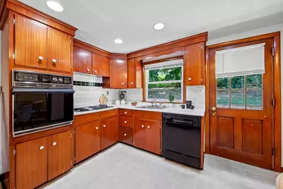 38 Robinhood Rd, Winchester, MA 01890 - Photo 13