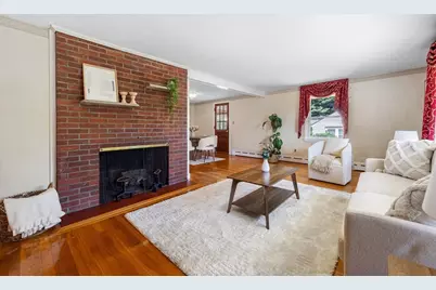 38 Robinhood Rd, Winchester, MA 01890 - Photo 5