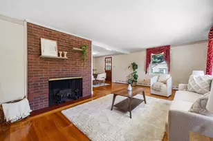 38 Robinhood Rd, Winchester, MA 01890 - Photo 5