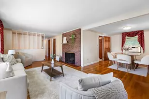 38 Robinhood Rd, Winchester, MA 01890 - Photo 9
