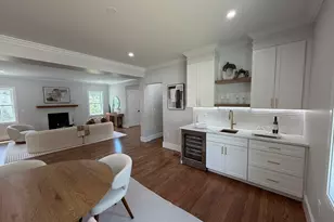 1172 Washington St, Holliston, MA 01746 - Photo 9