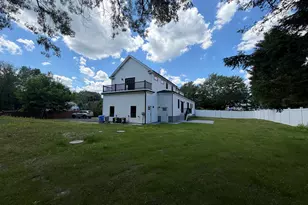 1172 Washington St, Holliston, MA 01746 - Photo 41