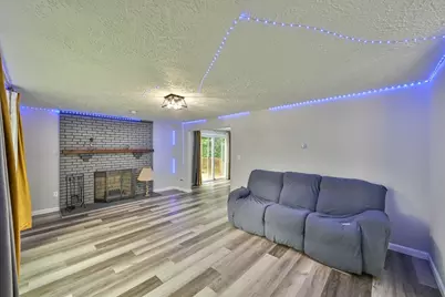48 Central St, Auburn, MA 01501 - Photo 9