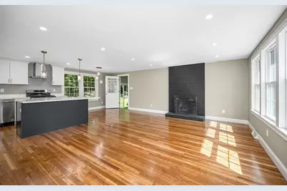 8 Galloway Rd, Chelmsford, MA 01824 - Photo 7
