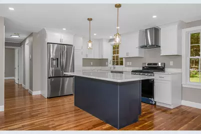 8 Galloway Rd, Chelmsford, MA 01824 - Photo 5