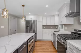 8 Galloway Rd, Chelmsford, MA 01824 - Photo 3