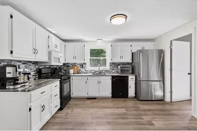 71 Whittier St, Haverhill, MA 01830 - Photo 3