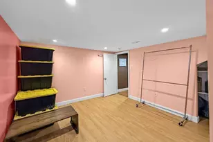 32 Fenley St, Revere, MA 02151 - Photo 27