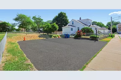 16 Lakeview St, Blackstone, MA 01504 - Photo 3