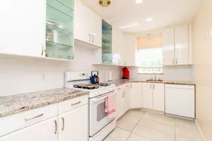 26 Lake Shore Ct, Boston, MA 02135 - Photo 3