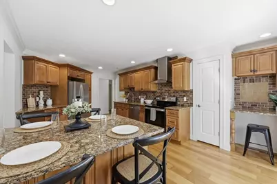 31 Lowell Ave, Westfield, MA 01085 - Photo 5