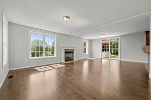 8 Woods Hill Cir, Woburn, MA 01801 - Photo 7