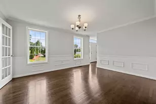 8 Woods Hill Cir, Woburn, MA 01801 - Photo 13