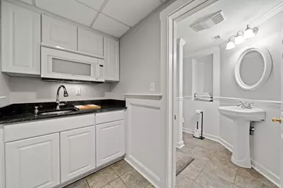 8 Woods Hill Cir, Woburn, MA 01801 - Photo 33