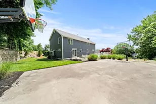 8 Woods Hill Cir, Woburn, MA 01801 - Photo 37