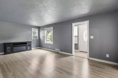 40 Calumet Ave, Worcester, MA 01606 - Photo 5