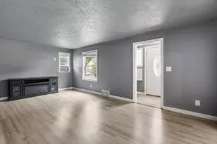40 Calumet Ave, Worcester, MA 01606 - Photo 5