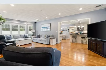 15 Garden Road, Stoneham, MA 02180 - Photo 9