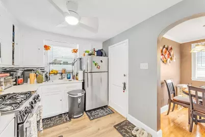 30 Bateman St, Boston, MA 02131 - Photo 15