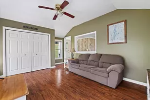 185 Linden St, Berlin, MA 01503 - Photo 11