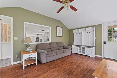 185 Linden St, Berlin, MA 01503 - Photo 13