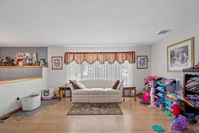 11 Dunkirk Ave, Worcester, MA 01604 - Photo 9