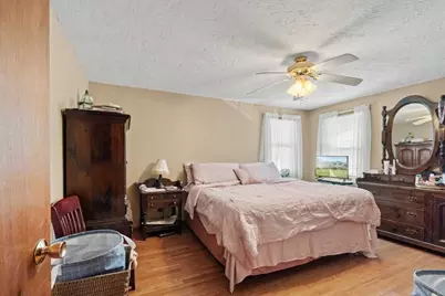 11 Dunkirk Ave, Worcester, MA 01604 - Photo 17