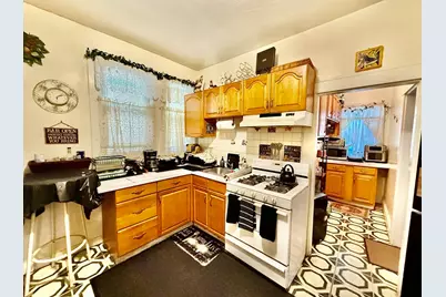 32 Clarkwood St, Boston, MA 02126 - Photo 7