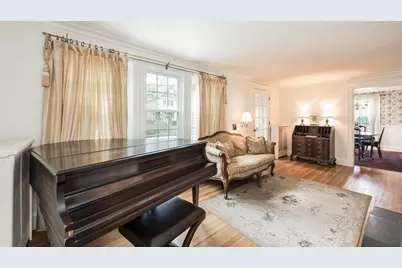 62 Evergreen Ave, Newton, MA 02466 - Photo 5