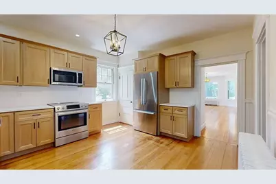 911 Pleasant St, Worcester, MA 01602 - Photo 5