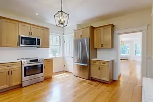 911 Pleasant St, Worcester, MA 01602 - Photo 5
