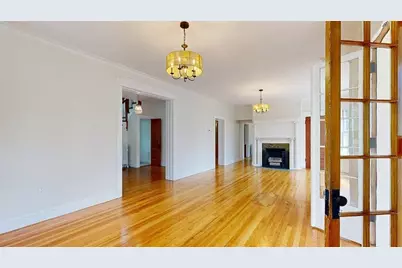 911 Pleasant St, Worcester, MA 01602 - Photo 9