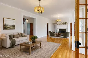 911 Pleasant St, Worcester, MA 01602 - Photo 3