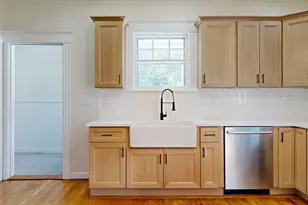 911 Pleasant St, Worcester, MA 01602 - Photo 3
