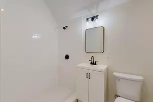 911 Pleasant St, Worcester, MA 01602 - Photo 37