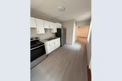 97 Newton St, Holyoke, MA 01040 - Photo 9