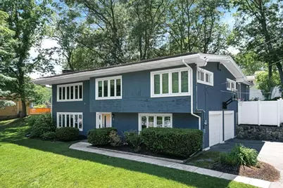 11 Carriage Lane, Winchester, MA 01890 - Photo 3