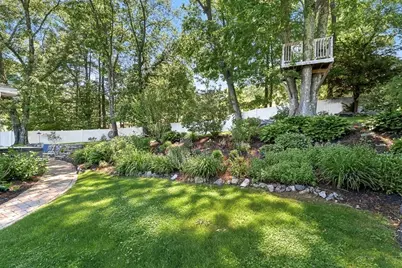 11 Carriage Lane, Winchester, MA 01890 - Photo 5