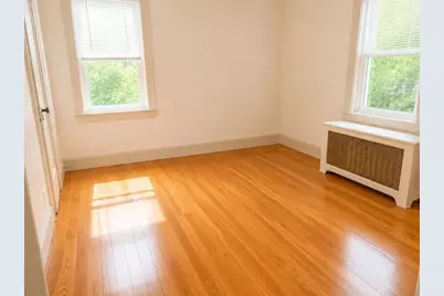60 Rencelau St, Springfield, MA 01118 - Photo 9