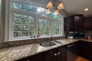 48 Juniper St, Billerica, MA 01821 - Photo 5